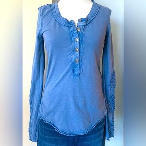 Free People We The Free M embroidered blue long sleeve top tunic 100% cotton